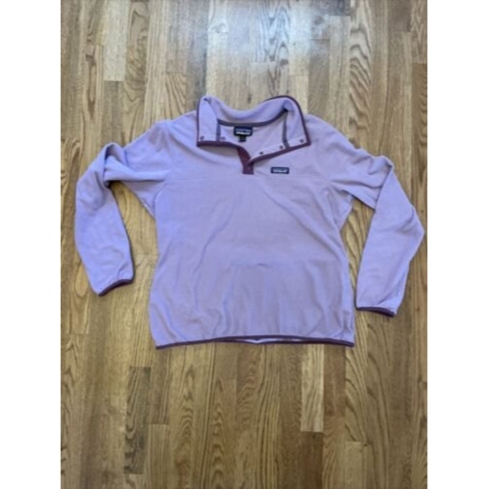 Women’s purple Patagonia pull over jacket/sweatshirt. size XL